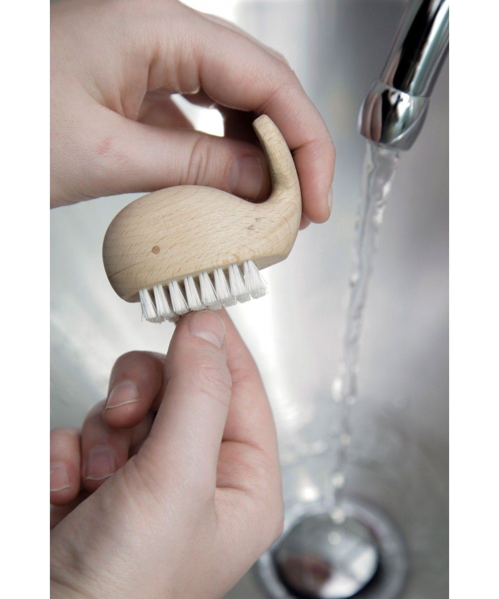 Eb & Vloed Wooden Whale Nail Brush